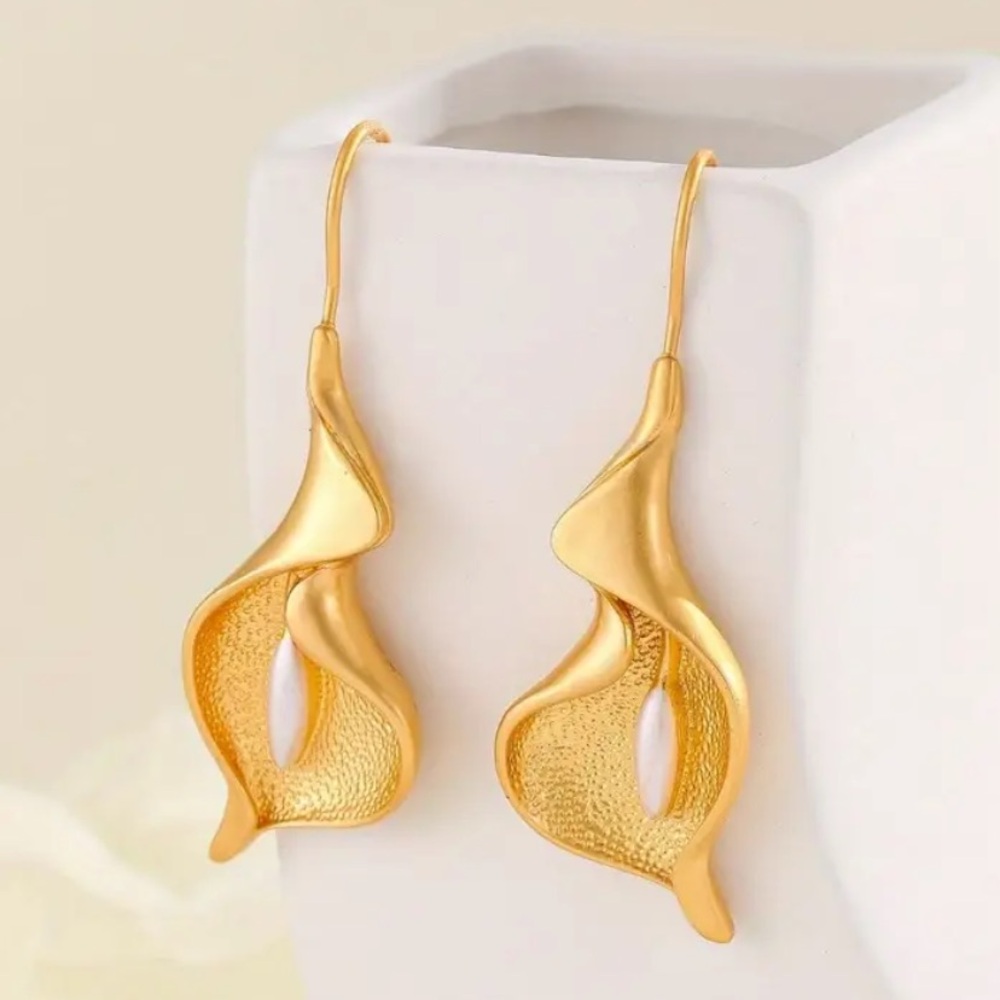 Elegant 18k  Gold Plated Earrings